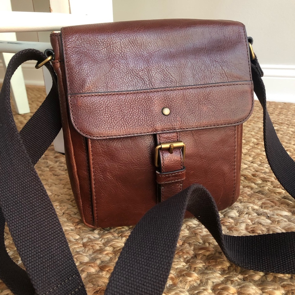 New: Fossil Miles Leather Courier Bag with Adjustable Strap